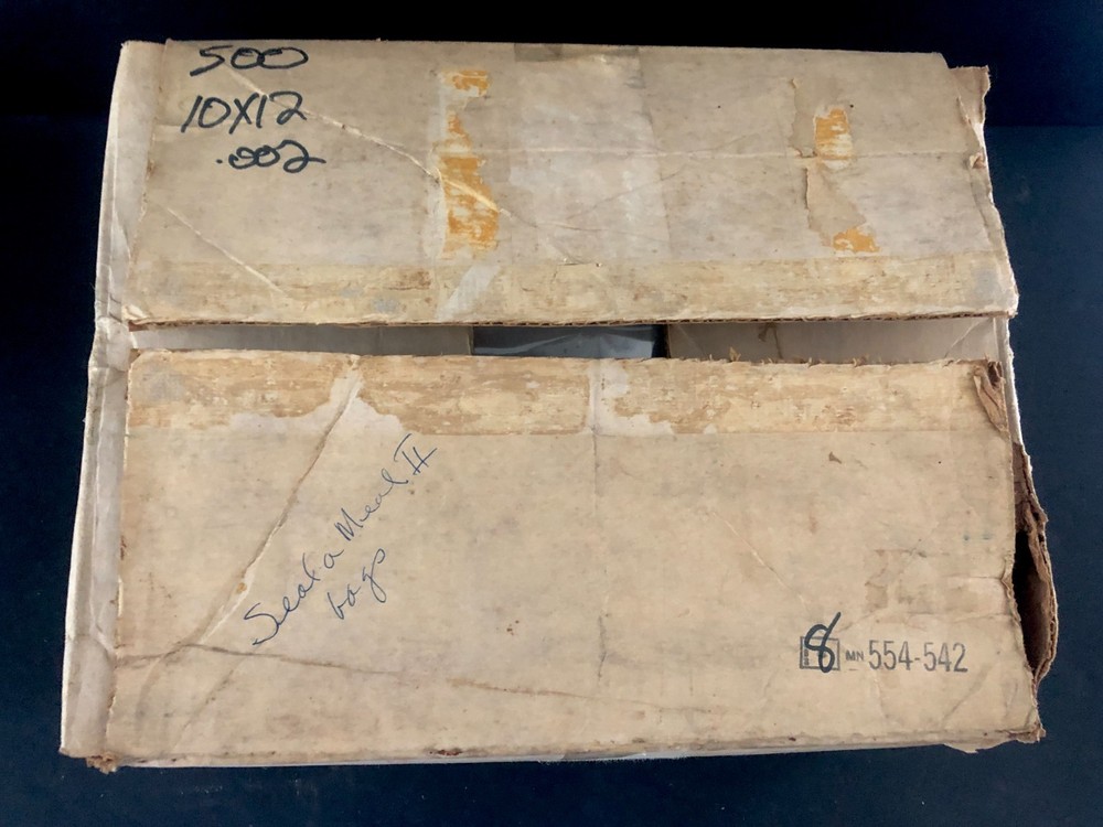 9 LB BOX OF 002 MIL 10X12 PLASTIC BAGS APPROX 400+ BAGS