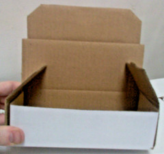W28 – 6-1/2″ x 4-7/8″ x 2-5/8″ White Corrugated Mailer Packing Boxes 50/bundle